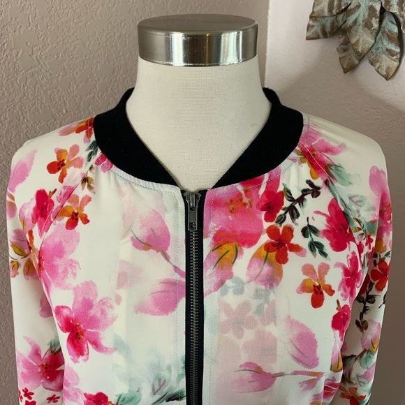 Sanctuary Bomber Floral Jacket Size Medium - Picture 3 of 8